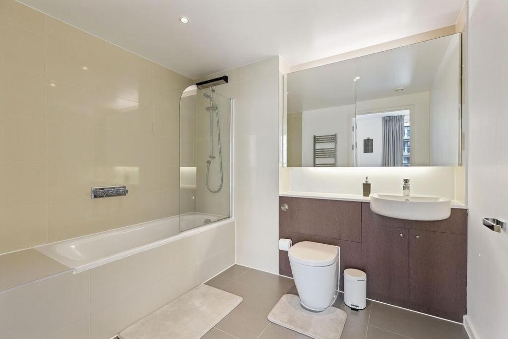 Luxury 2 Bed In Olympic Village Apartment London