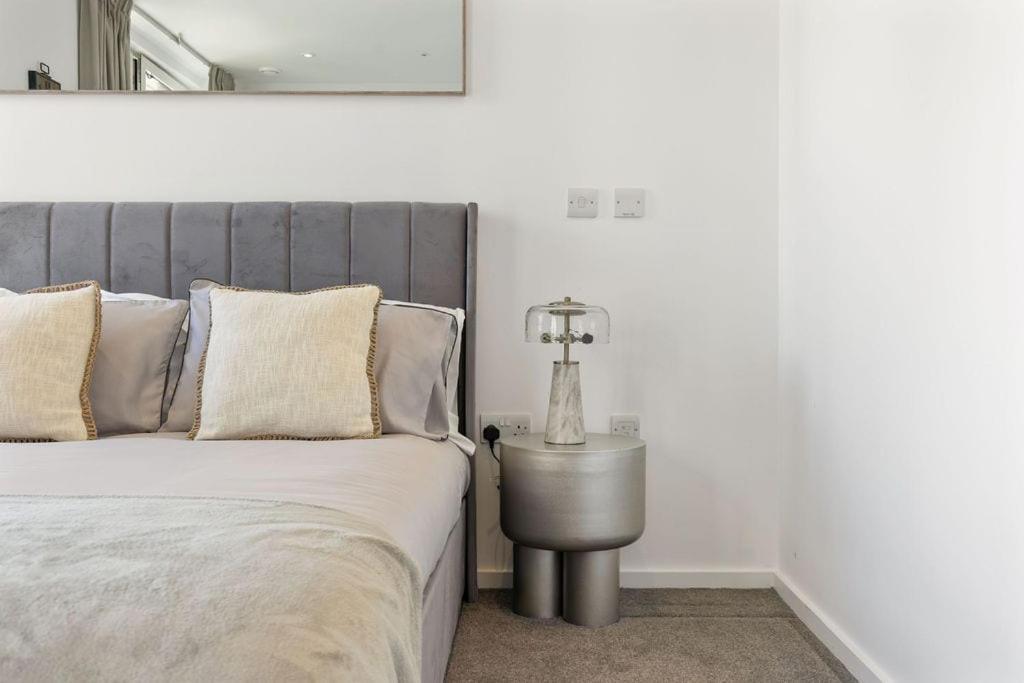 Apartment Luxury 2 Bed In Olympic Village